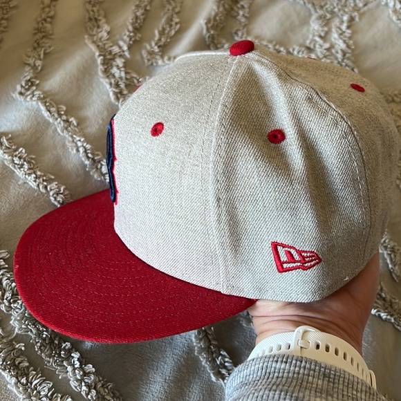 Boston Red Sox fitted hat - Picture 2 of 7
